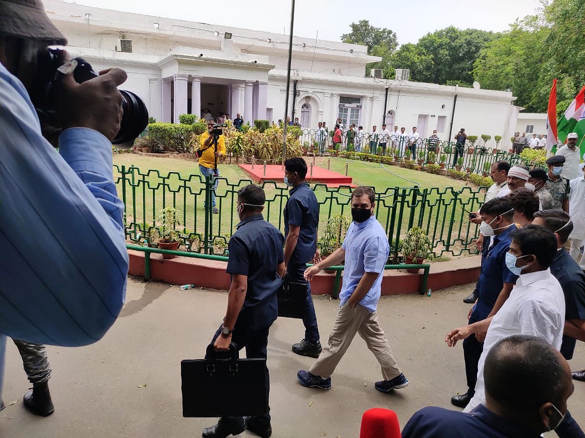 Rahul Gandhi appears before Enforcement Directorate