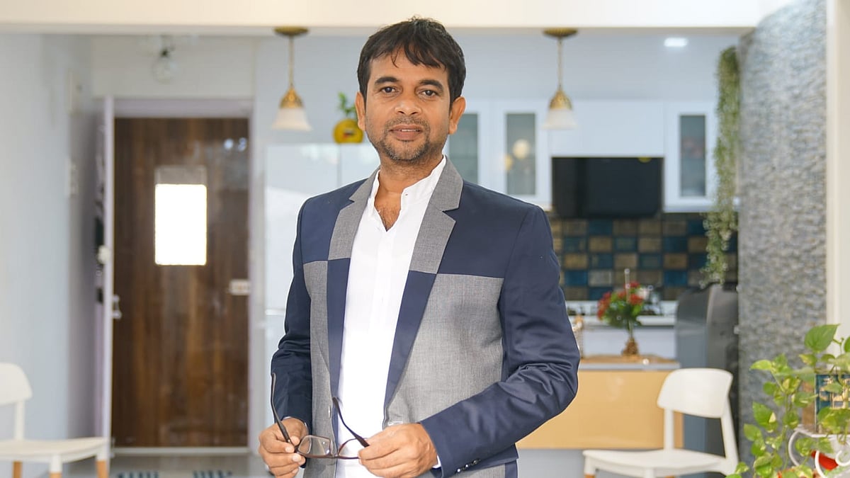 Actor Ishtiyak Khan spills the beans on his upcoming 5 films along with 'Janhit Mein Jaari' 