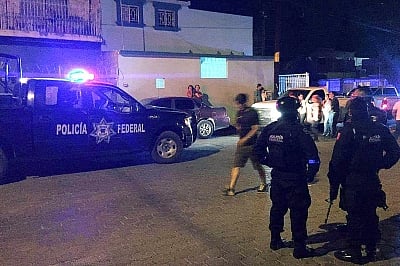 10 gunmen killed in shootout with Mexican police