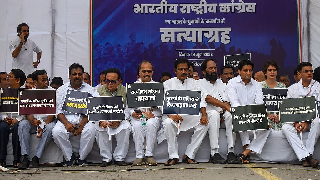 Agnipath: Congress 'Satyagraha' in all assembly seats today, asks govt to withdraw "Tuglaqi" move