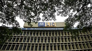 Investors lose Rs 1.2 lakh cr as LIC shares tumble 20% below issue price