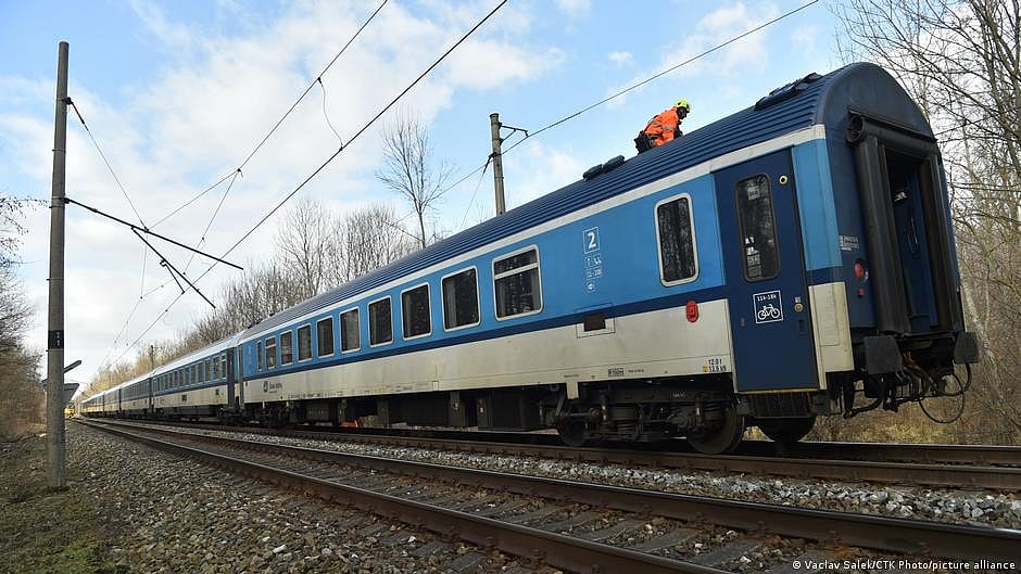 Train stopped in Delhi over protest against Agnipath Scheme