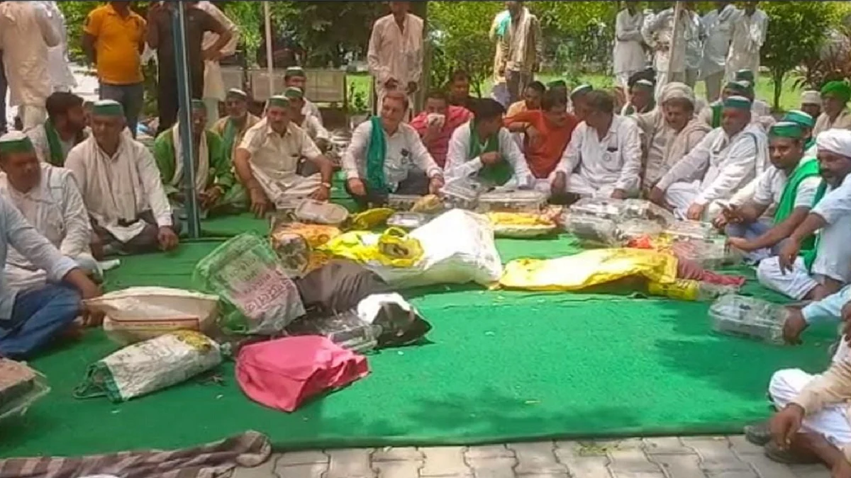 UP: Farmers stage protest against installation of electric meters on tubewells, say BJP has betrayed them