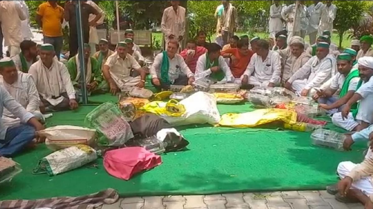 UP: Farmers stage protest against installation of electric meters on tubewells, say BJP has betrayed them