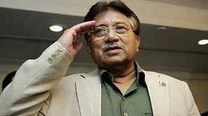 Former Pak dictator Musharraf's immediate return to Pakistan ruled out