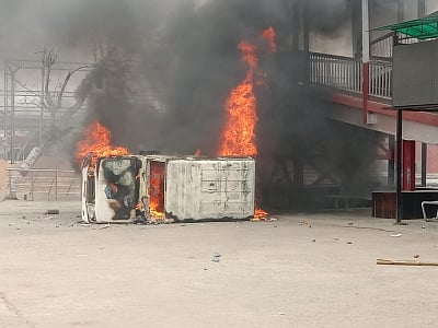 Agnipath protests spread to 8 states, youths burn trains, block roads, BJP leaders' property attacked in Bihar