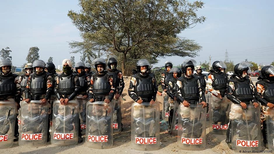 Farmers' protest march: Haryana Police uses teargas shells