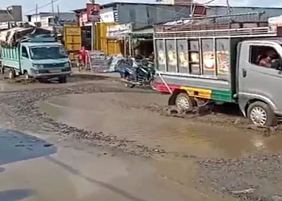 100 small pool-size potholes in 20 km stretch of Bihar's NH