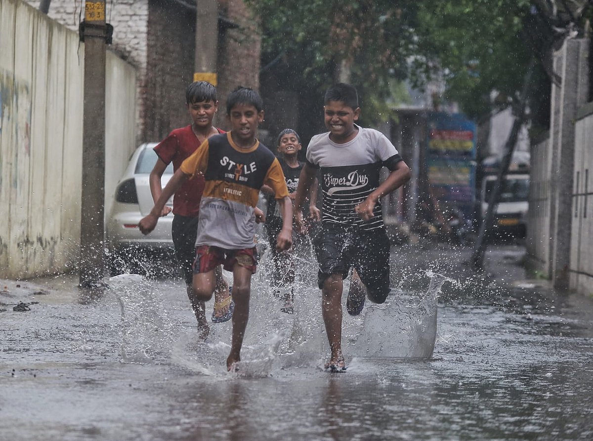 Holiday declared in K'taka schools amid rain fury