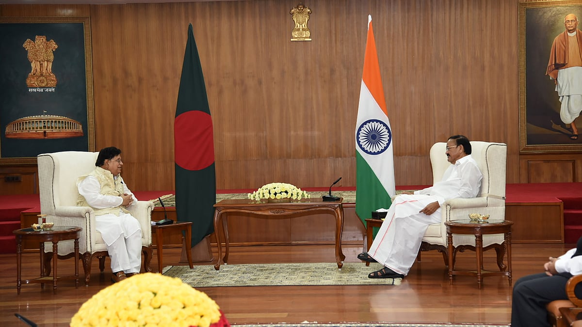 Bangladesh Foreign Minister A.K. Abdul Momen with Vice President of India M. Venkaiah Naidu