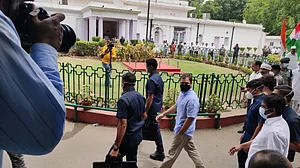 Congress must learn from Indira Gandhi when she was arrested