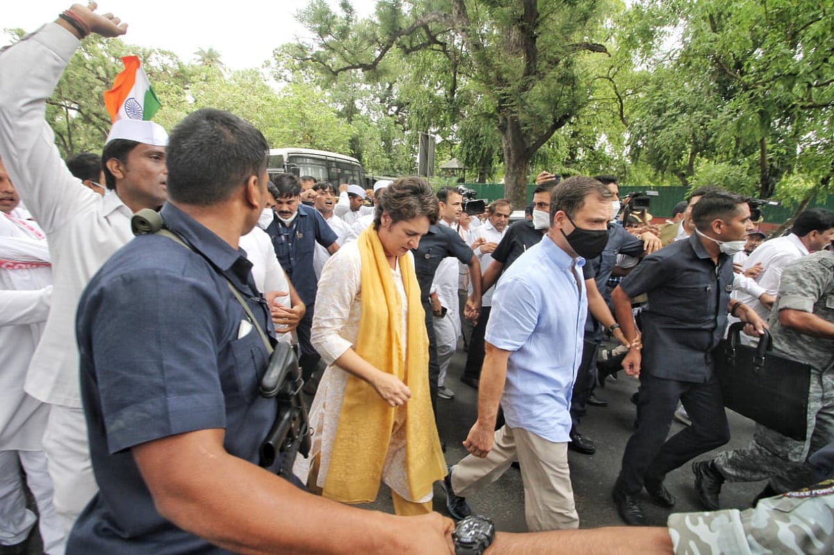 Rahul Gandhi appears before Enforcement Directorate