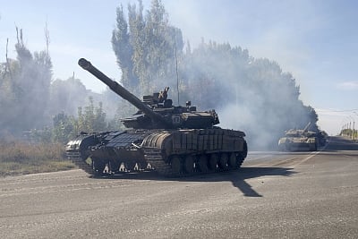Thousands of civilians stuck in key Ukrainian city