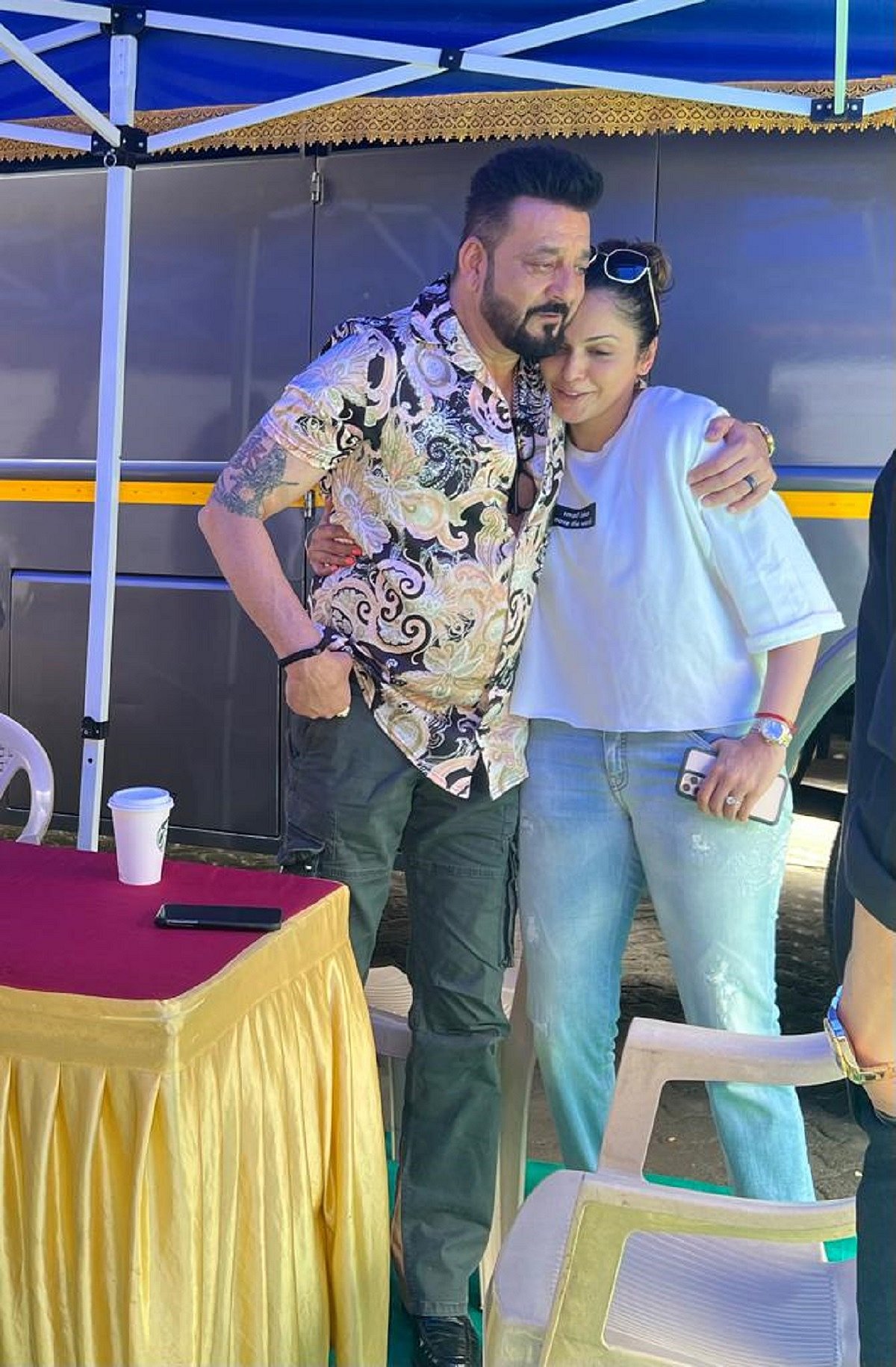 Isha Koppikar spotted shooting with Sanjay Dutt