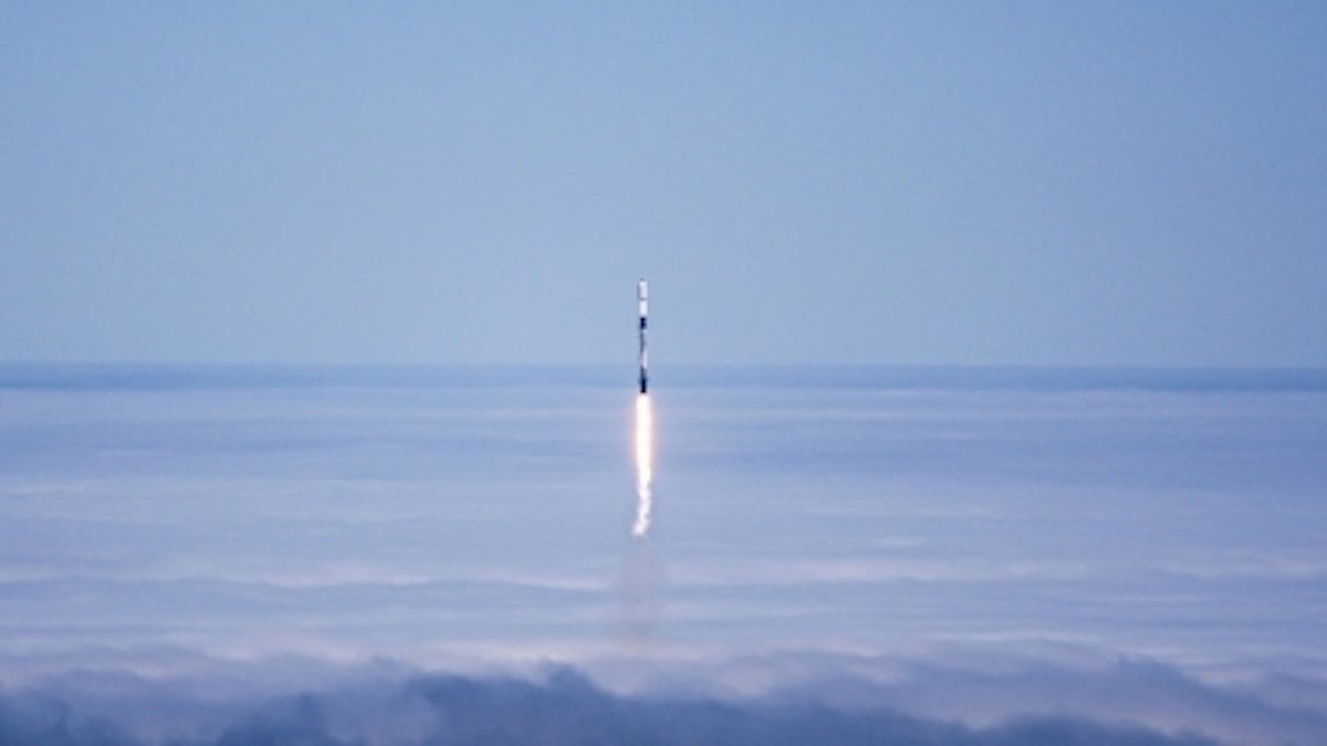 SpaceX sends 46 Starlink satellites into space