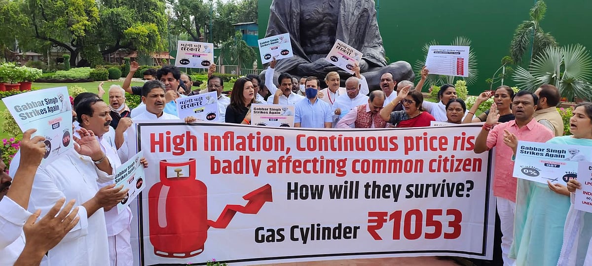 Opposition leaders protest against rising prices of commodities, LPG price hike inside Parliament premise