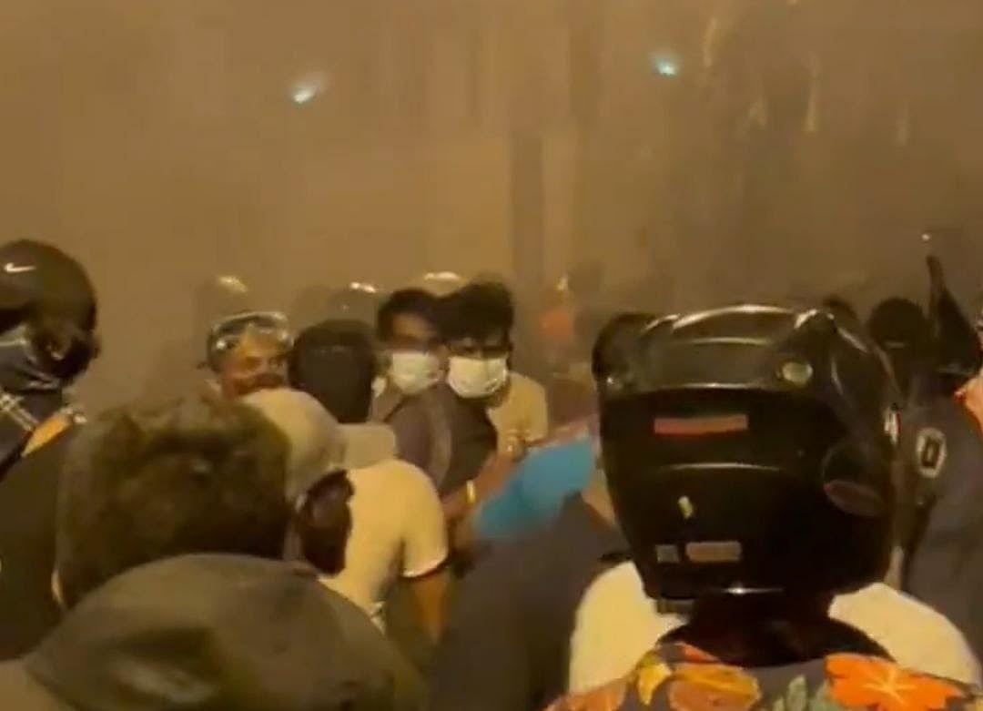 Sri Lankan Prime Minister Wickremesinghe's private residence in Colombo set on fire by protestors