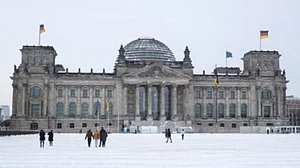 German cities impose cold showers, turn off lights amid Russian gas crisis