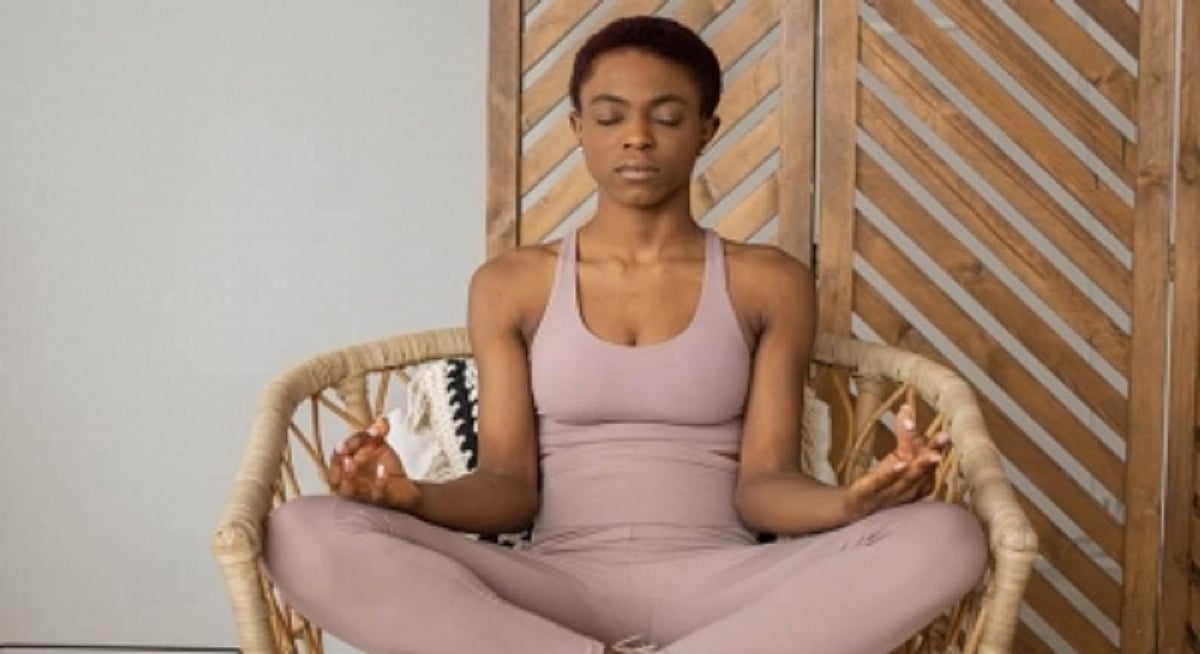 10 Yoga Asanas that can be easily done at your desk