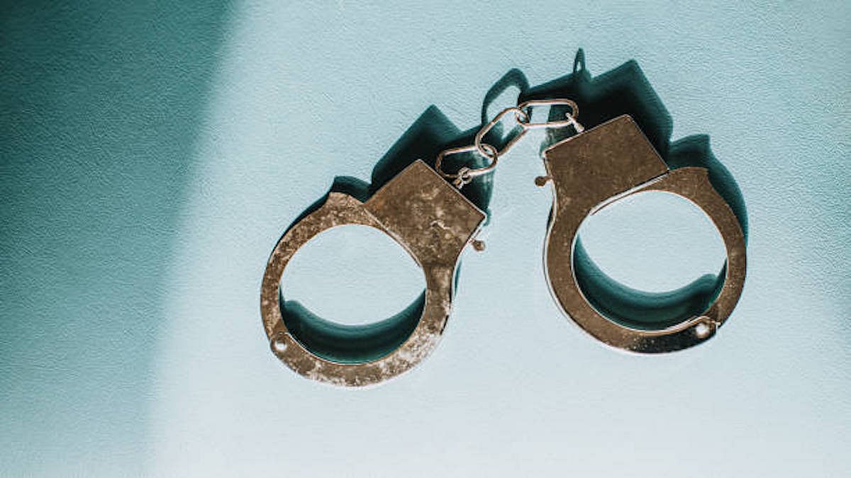 24 years after conviction in Rs 350 graft case, Bombay HC acquits ex-cop sentenced to one year in jail