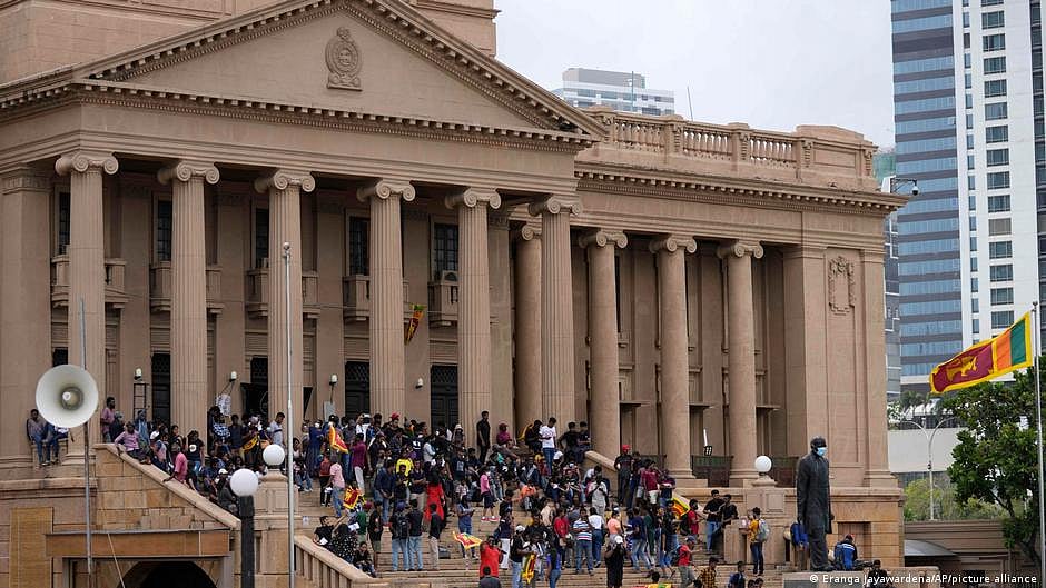 Protestors storming Sri Lanka President's official residence