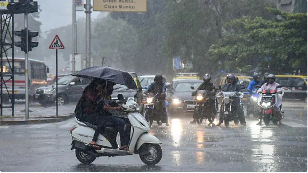 Maharashtra: Rains pound Mumbai, Konkan; IMD issues heavy rain alert, Kundalika river crosses danger mark