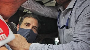 Rahul Gandhi along with several Congress leaders detained by Delhi Police