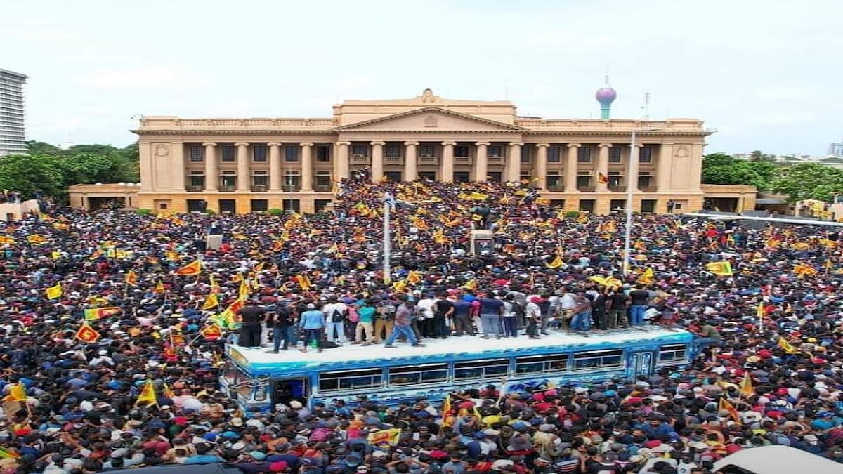 Sri Lanka: Protesters say they found millions of rupees in Prez Rajapaksa house; army chief appeals for peace