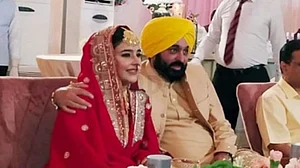 Punjab CM starts second innings, marries doctor Kaur