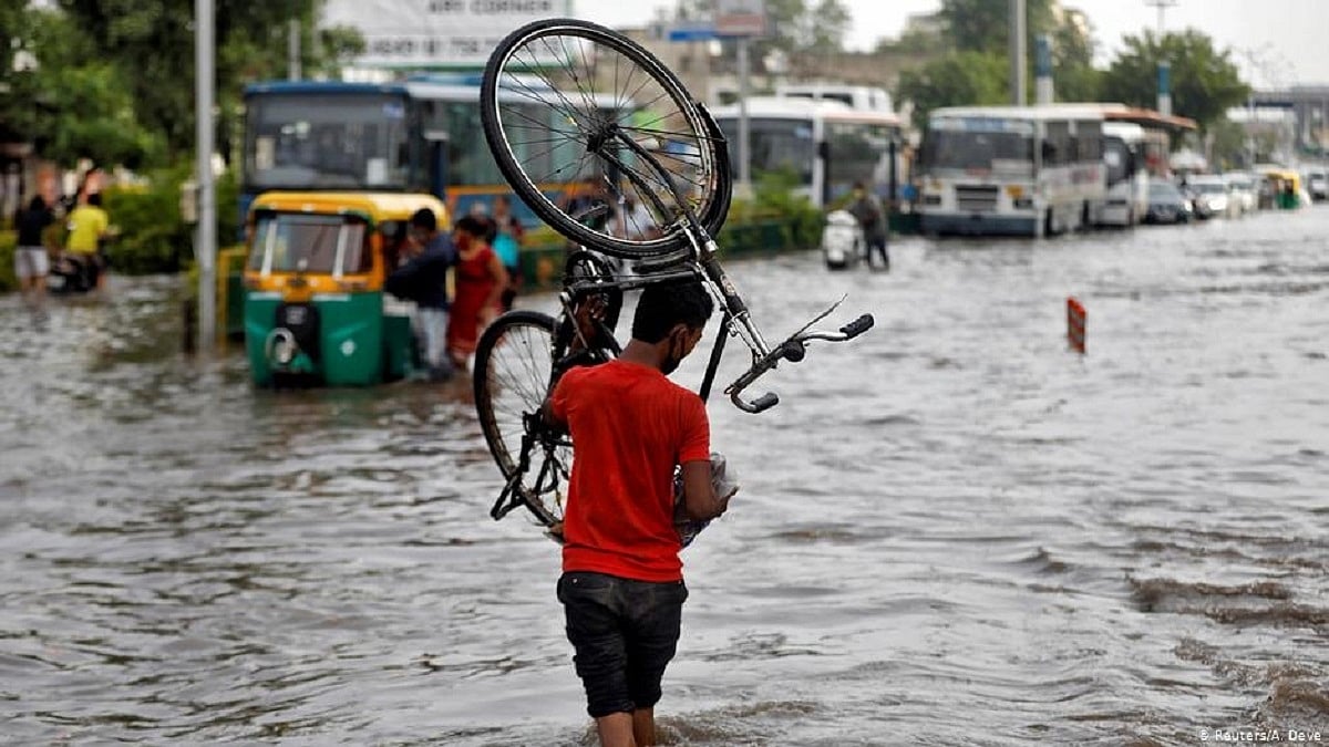 IMD red alert for 3 districts in western Maha; Panchganga river level 7 feet short of warning mark in Kolhapur