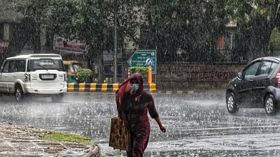 AQI in Delhi 'satisfactory', heavy rains likley on Wednesday