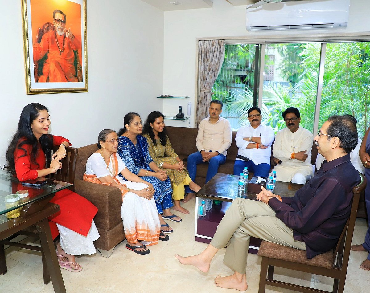 Uddhav Thackeray meets, comforts Sanjay Raut's family