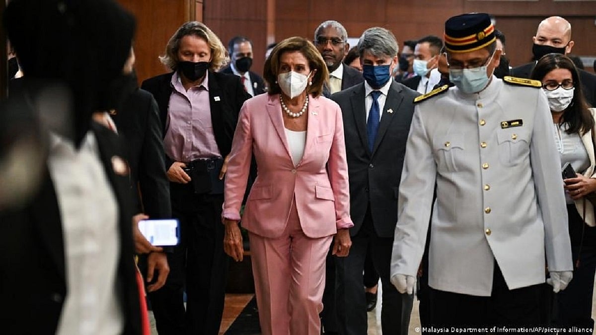 Pelosi: China cannot stop US officials from visiting Taiwan