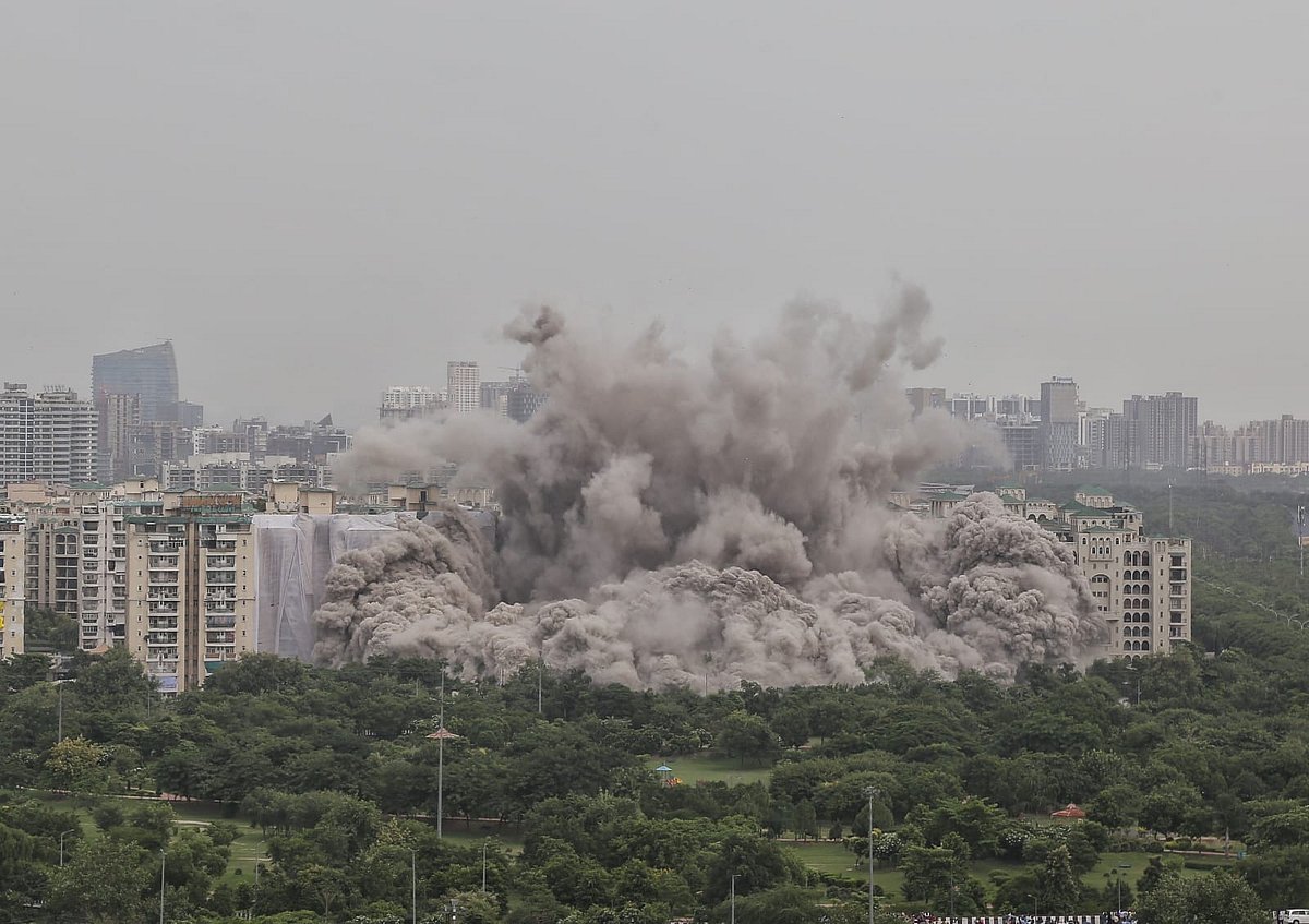 Supertech demolition: Environmentalists call for regular air monitoring, waste segregation