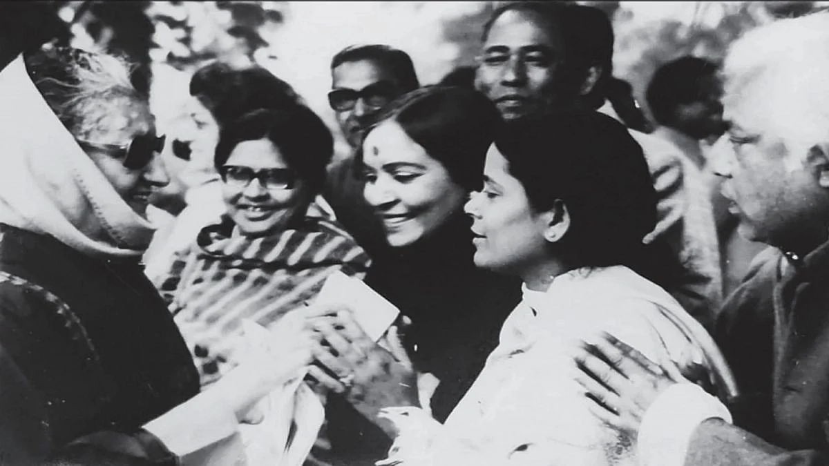 Indira Mayaram (in the middle) with Indira Gandhi
