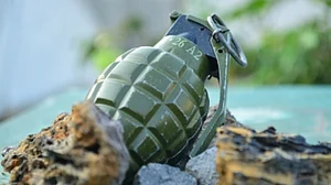 2 policemen killed in hand grenade blast in Pakistan's Karachi
