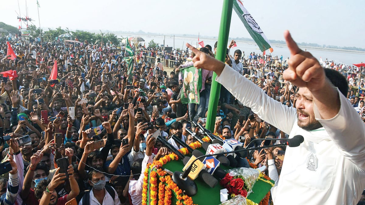 RJD leader Tejashwi Yadav addresses an election rally at Digha. (Photo: Getty Images)
