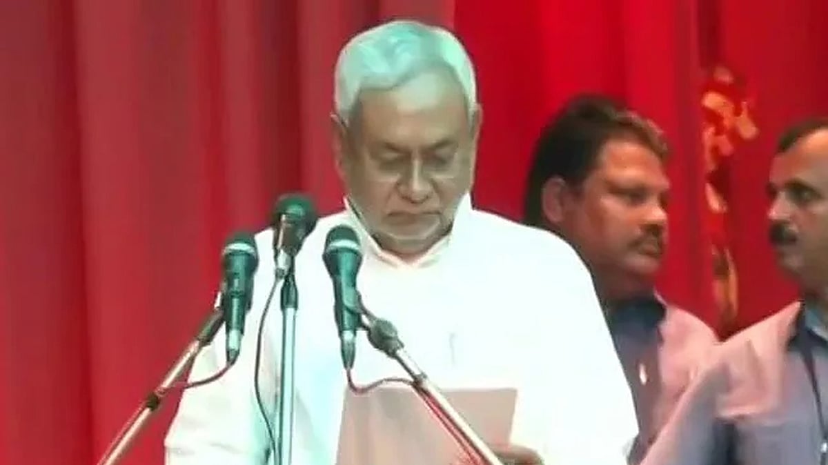 Nitish takes oath as Bihar CM, Tejashwi as his deputy
