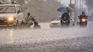 Heavy rain in Mumbai; MeT dept predicts occasional intense showers in next 24 hours