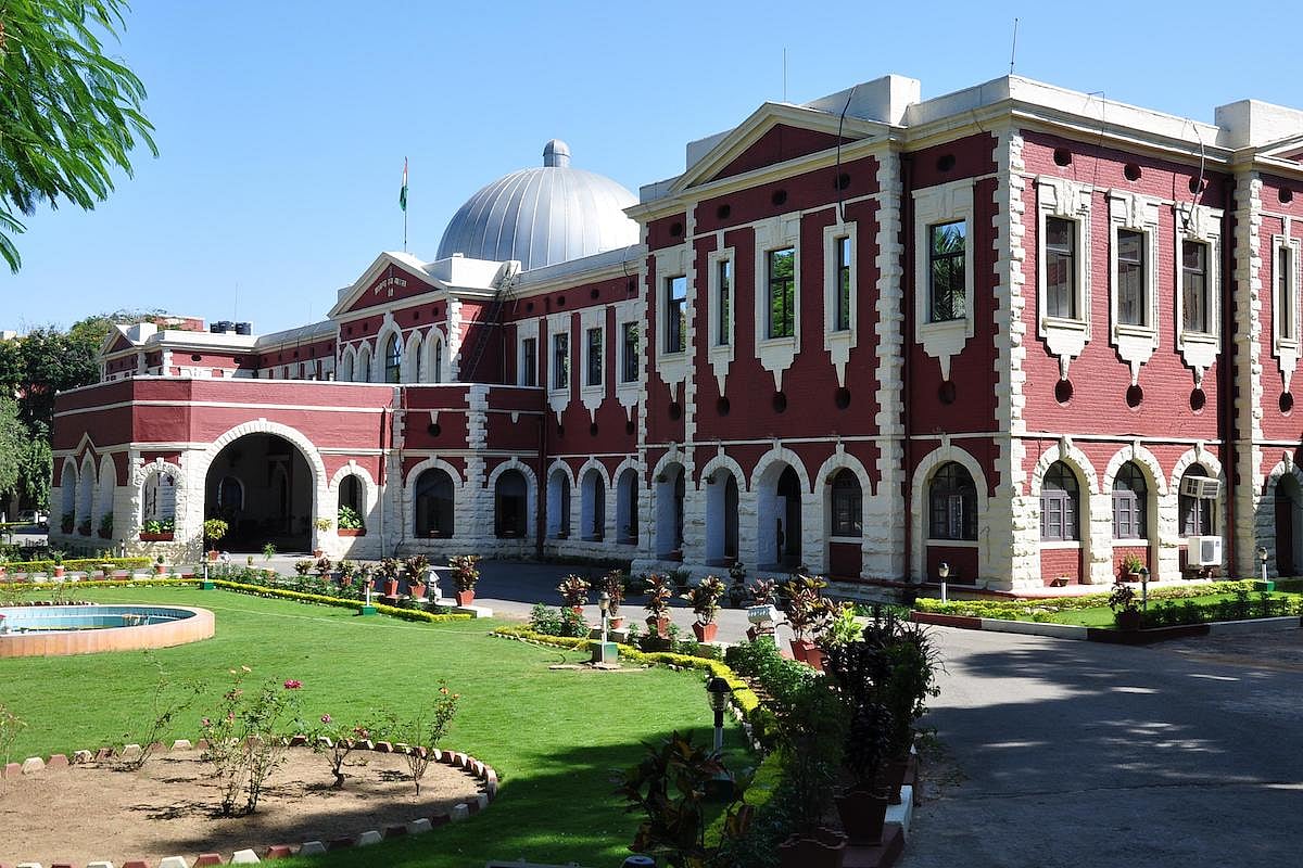 HC takes cognisance of Dumka girl's death case, summons DGP