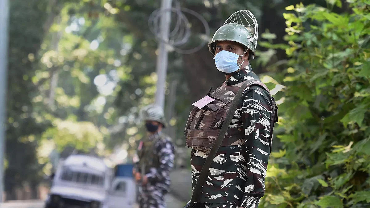 Army cautions against unauthorised sale of outfits resembling combat uniforms to public in J-K