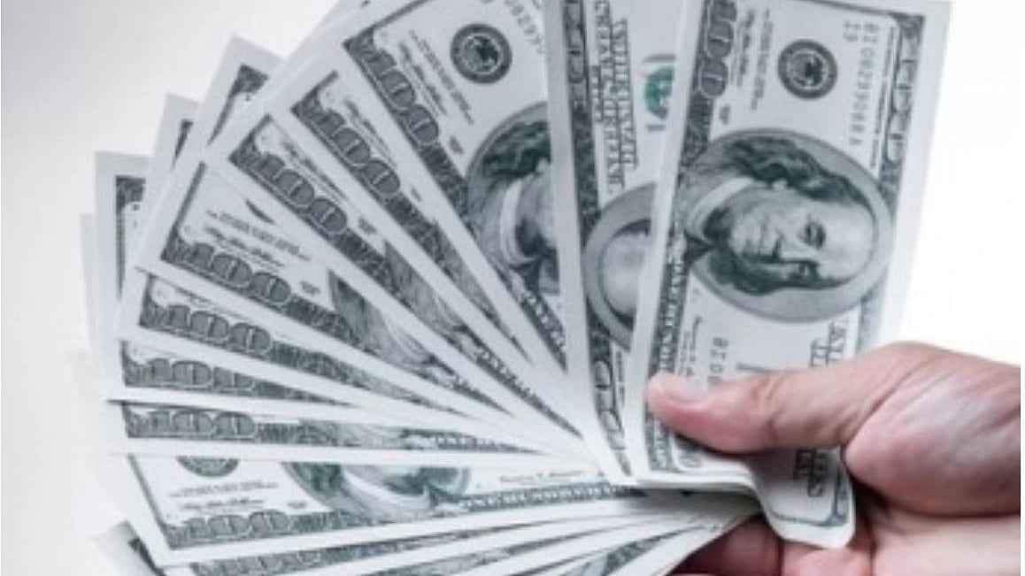India's foreign exchange reserves fell by $3 bn in last week of August