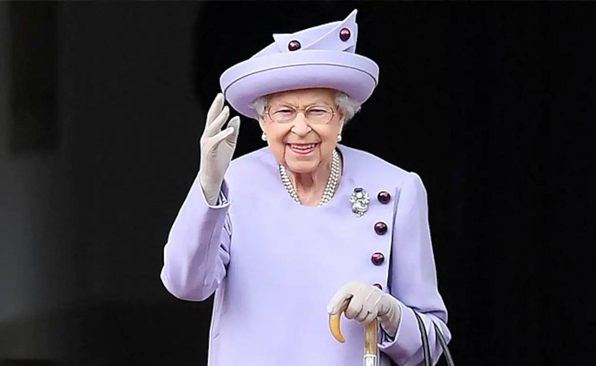 US President Biden leads international tributes to the Queen