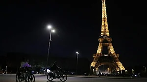 French energy sobriety plan to switch off Paris monuments at night