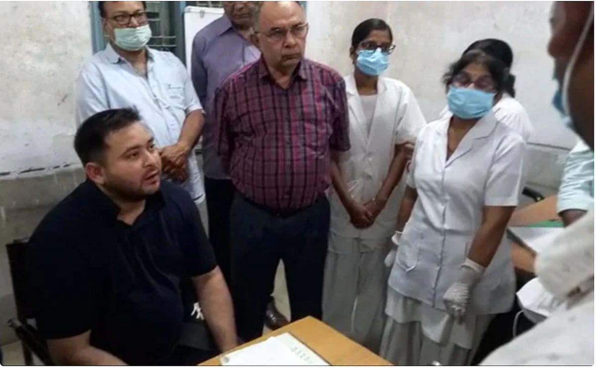 Tejashwi conducts surprise checks at govt hospitals; finds PMCH head preparing to sleep during check
