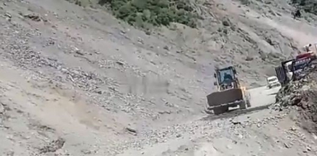Shooting stones disrupt traffic on Jammu-Srinagar National Highway