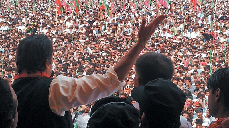 Pakistan's former PM Imran Khan kickstarts Minar-i-Pakistan rally despite threats
