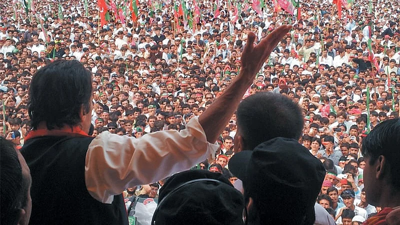 Pakistan's former PM Imran Khan kickstarts Minar-i-Pakistan rally despite threats