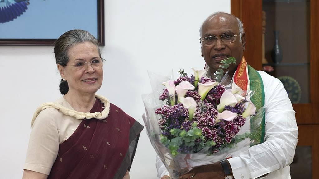 Outgoing Congress president Sonia Gandhi met and congratulated president-elect Mallikarjun Kharge at his residence in Delhi after the results were declared