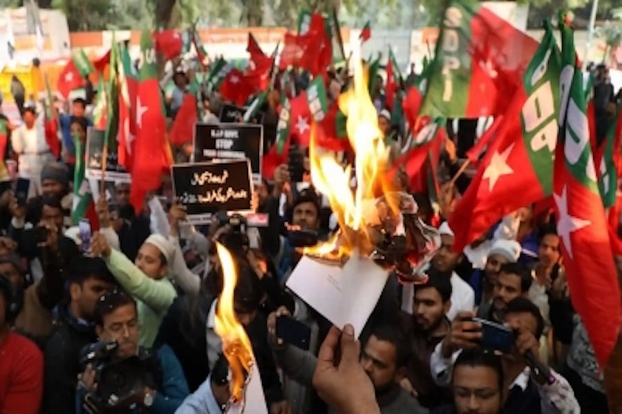 Karnataka Police raid residences of SDPI & PFI workers, 5 taken to custody